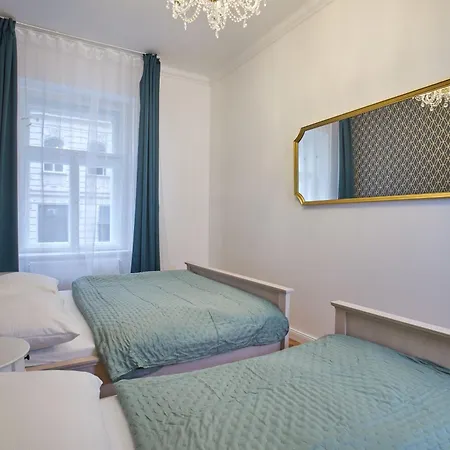 National Theatre Elegance 4*