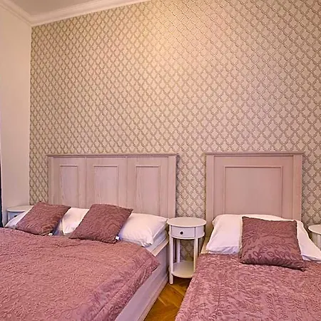 Apart-hotel National Theatre Elegance 4*