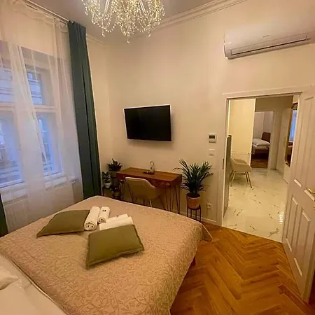National Theatre Elegance 4* Praga