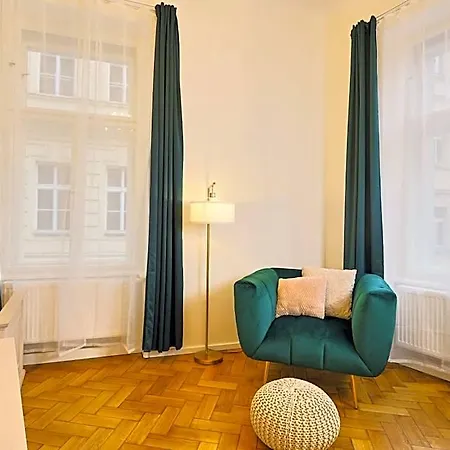 National Theatre Elegance Apart-hotel