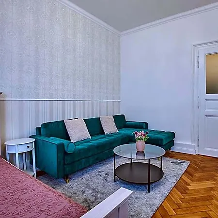 Apart-hotel National Theatre Elegance 4*