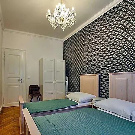Apart-hotel National Theatre Elegance