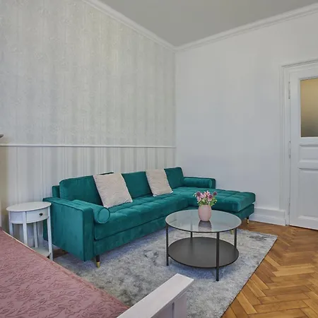 National Theatre Elegance Hotel apartamentowy Praga