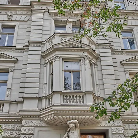 National Theatre Elegance Apart-hotel
