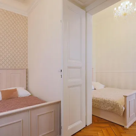 Aparthotel National Theatre Elegance 4*