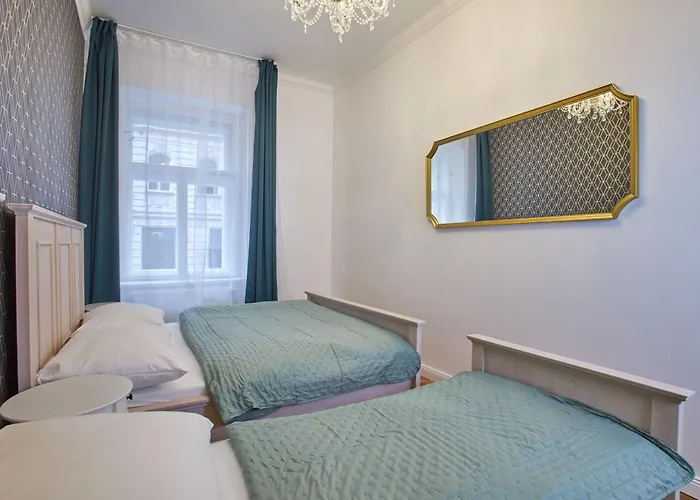 National Theatre Elegance 4*
