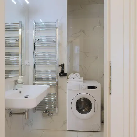 National Theatre Elegance Hotel apartamentowy