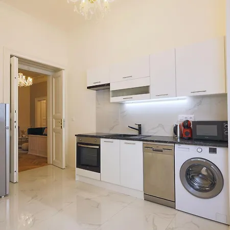 Hotel apartamentowy National Theatre Elegance